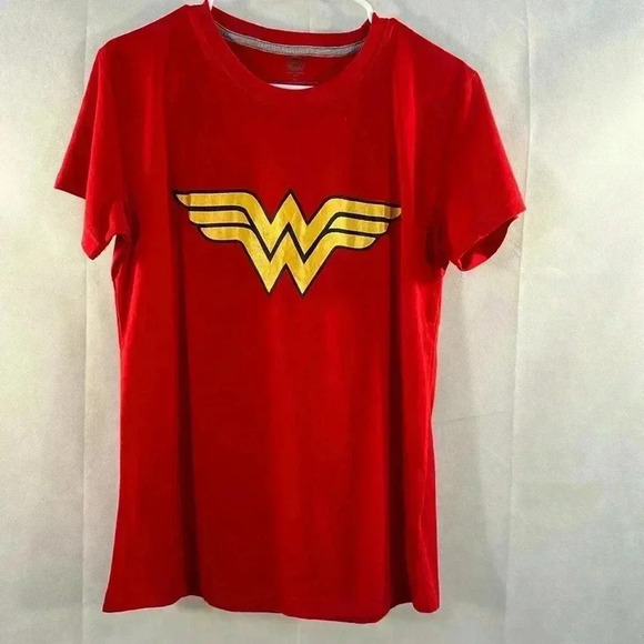 DC Comics Wonder Woman T-Shirt Size  X-Large - Picture 1 of 4